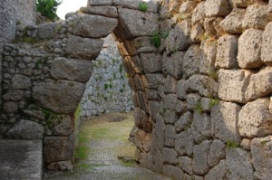 Civita Vecchia, mura poligonali, porta