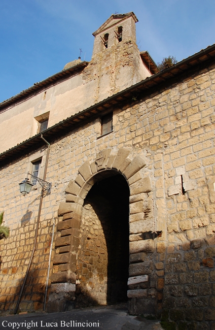 Civitella d'Agliano-Porta del borgo 1 RCRLB